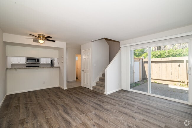 2BR, 1.5BA - 875SF - Woodburn Townhomes