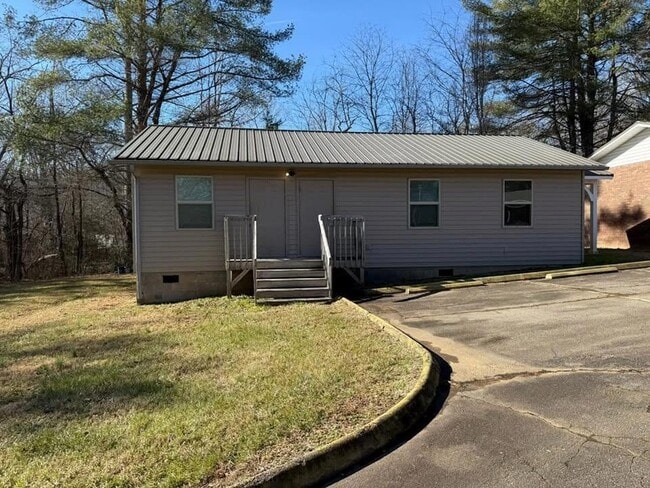 Building Photo - 185 Moss Ln