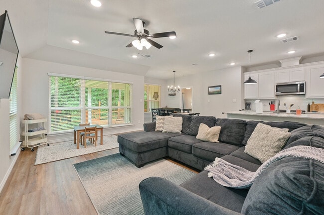 Photo - 3824 Springfield Dr Unit ID1328078P