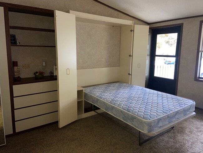 Murphy Bed Studio - Red Deer