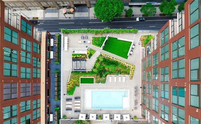 Photo - 1081 Juniper St NE