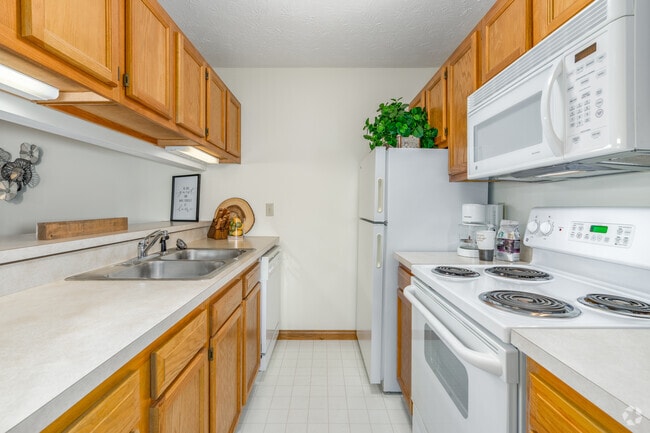 1BR, 1BA - 516 SF - Kitchen - Garden Park Apartments
