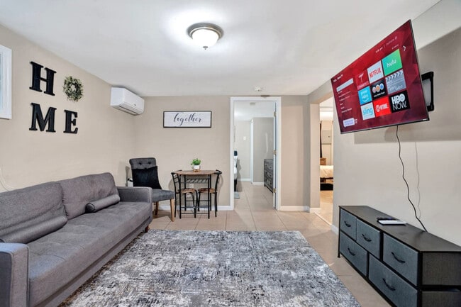 Photo - 408 Martin St Unit ID1234450P