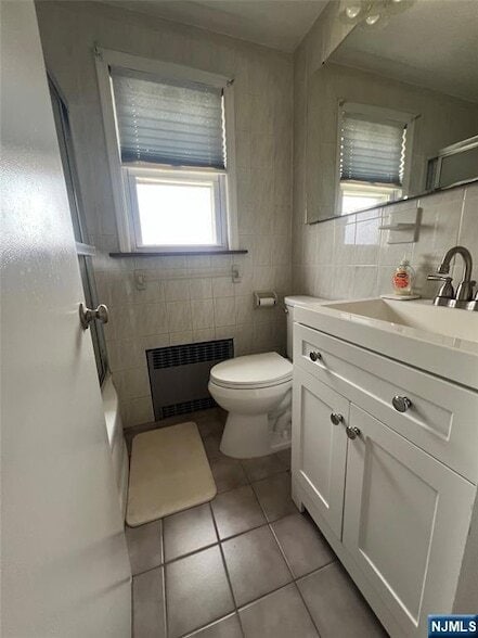 Photo - 198 Banta Ave