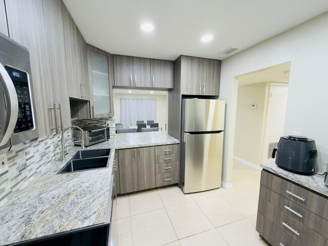 Photo - 5545 W Lakewood Cir Unit 425
