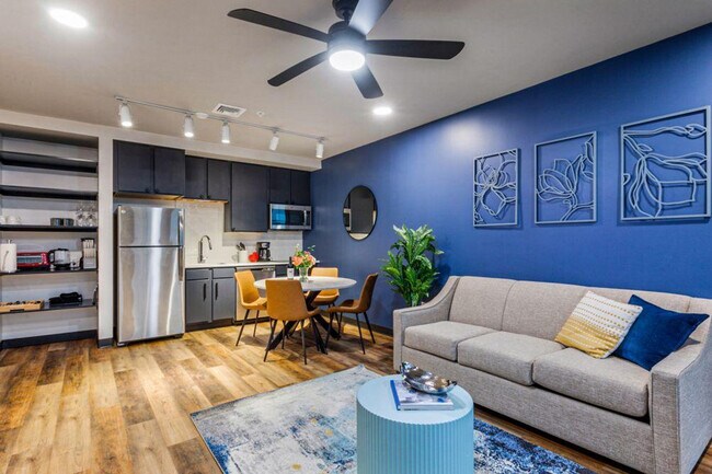 Photo - 611 Commerce St Unit ID1267071P