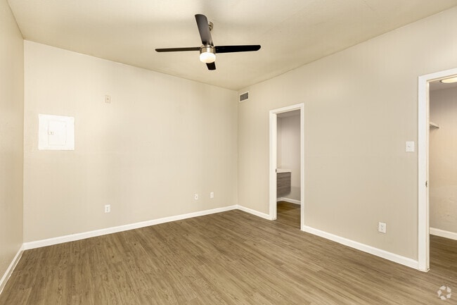 1BR, 1BA - 630SF - Axis Waterfront