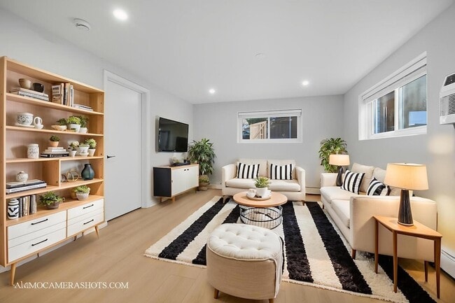 Photo - 143 Ann St Unit 1S