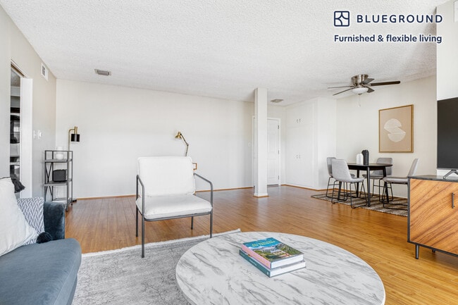 Photo - 4851 Hazeltine Ave Unit FL3-ID531