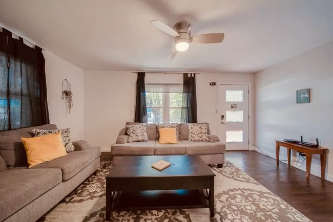 Photo - 228 Lois St Unit SI ID1594725P
