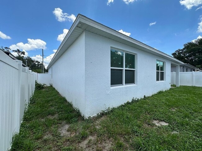 Photo - 117 Murphy St
