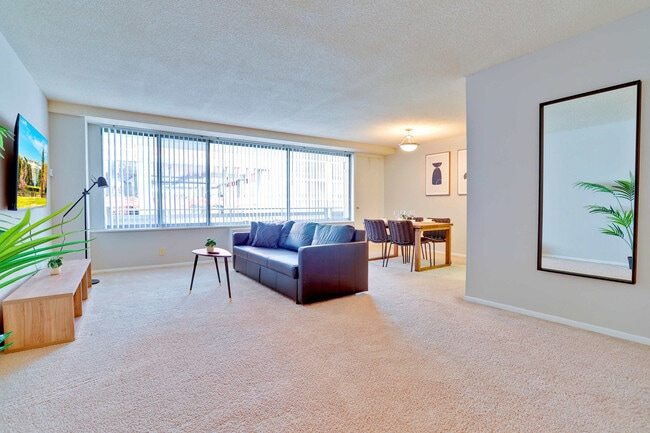 Building Photo - 2111 Richmond Hwy Unit FL2-ID1022370P