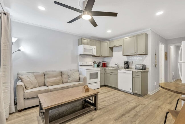 Photo - 23 S Forest Beach Dr Unit ID1316238P