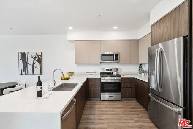 Building Photo - Whitsett Estates