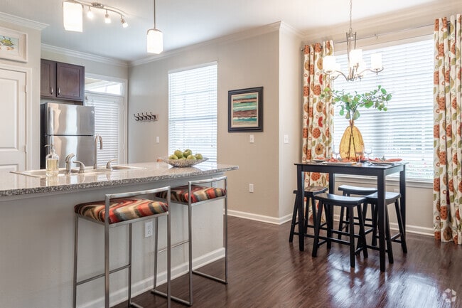 2BR,2BA-D - The Boulders On Fern