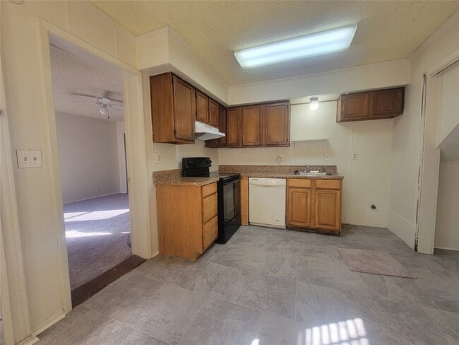 Photo - 270 Alexandria St