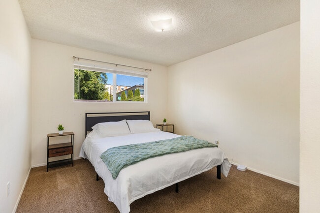 Photo - 15706 Ash Way Unit ID1289576P