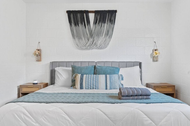 Photo - 109 E Broadway Rd Unit SI ID1366964P