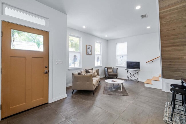 Photo - 123 Moore St Unit ID1281961P