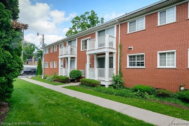 Photo - 487 N Eton St Unit 5