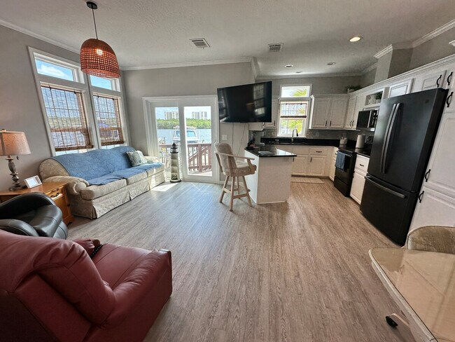Photo - 404 Nettles Blvd Unit SI ID1537518P