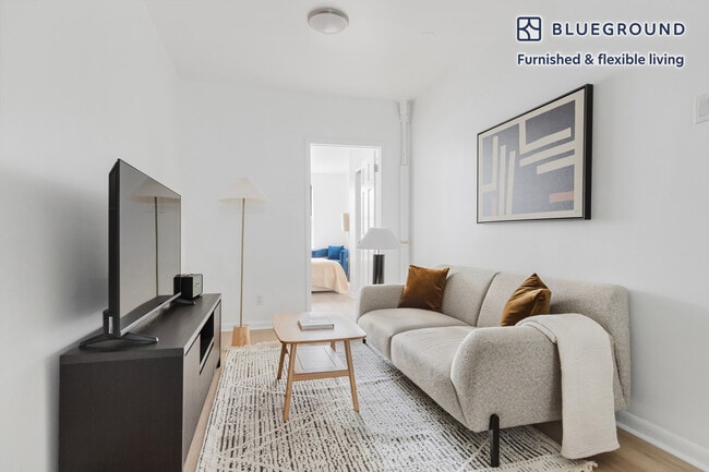 Building Photo - 327 E 10th St Unit FL1-ID2160