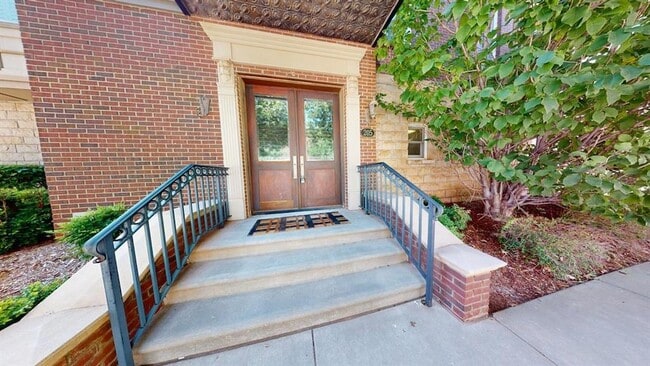 Photo - 205 N Geary Ave