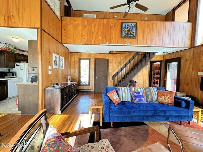 Photo - 402 Canoe Brook Dr