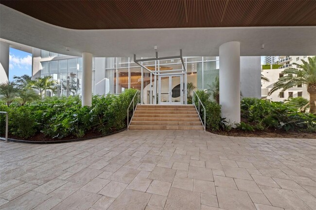 Photo - 700 NE 24th St Unit 5606