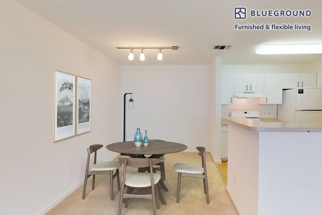 Photo - 313 Avalon Cir Unit SI FL1-ID1433A