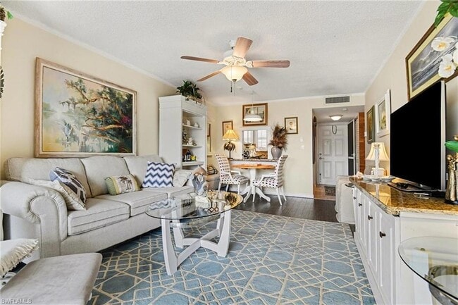 Photo - 200 Forest Lakes Blvd