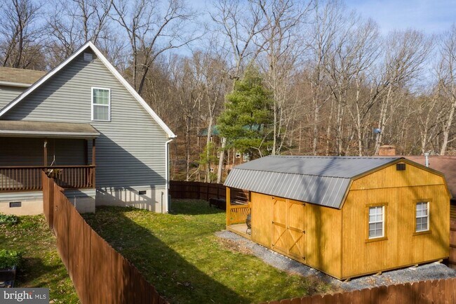 Photo - 671 Willow Ln