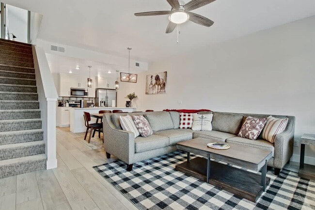 Building Photo - 111 Broken Pine Ln Unit ID1250606P