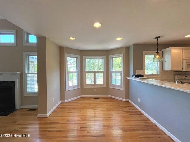 Photo - 150 Starland Ln