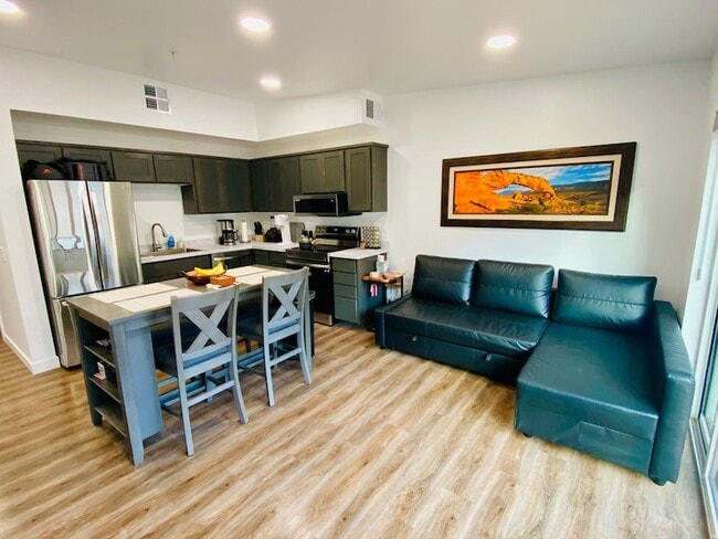 Photo - 443 Kane Creek Blvd Unit B302