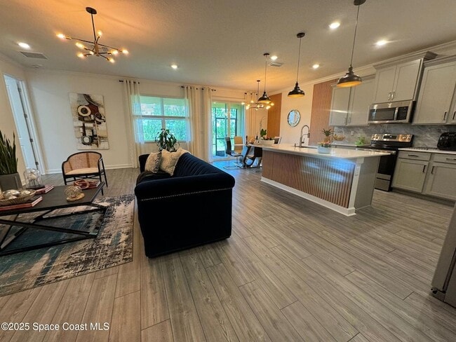 Photo - 724 Veridian Cir NW