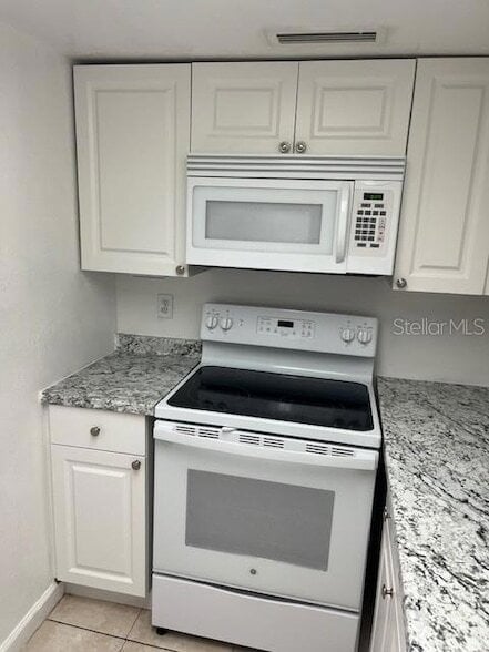 Photo - 452 Banyon Tree Cir Unit 200