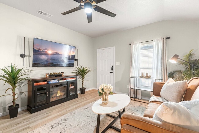Photo - 4709 Waterproof Dr Unit SI ID1630310P