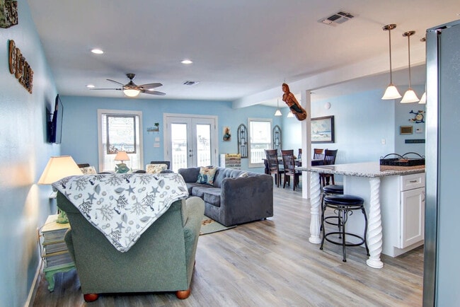 Building Photo - 1300 Eleventh St Unit SI ID1023200P