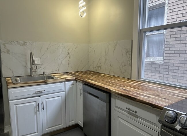 Photo - 4332 S Hermitage Ave