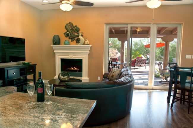 Building Photo - 6119 E Lowden Rd Unit ID1255442P