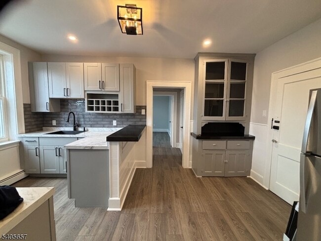 Photo - 230 Watchung Ave Unit 5