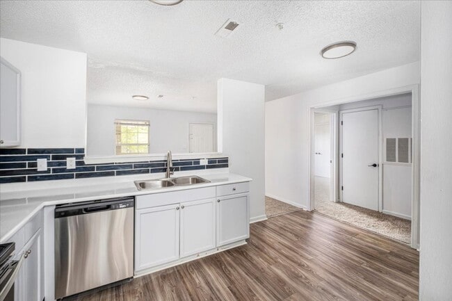 Photo - Carlson Bay Luxury Apartments