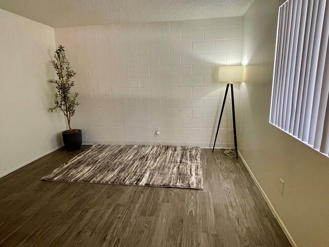 Photo - The Lowell Apartments