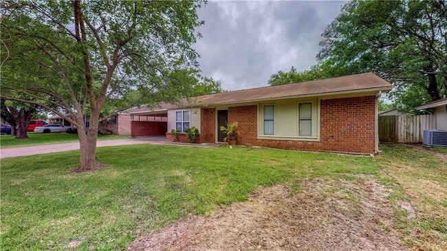 Photo - 1108 Forest Glen Ct