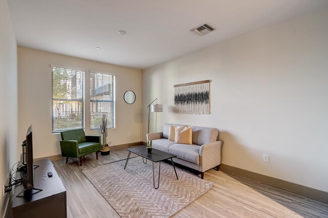 Photo - 555 N College Ave Unit ID1014601P