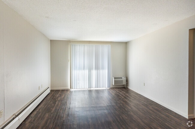 2BR, 1BA - 825SF - Living Room - Cedar West Apartments