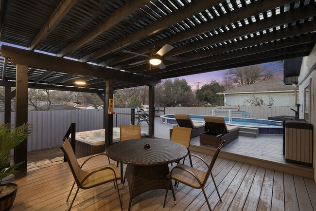 Photo - 8005 Woodhue Rd Unit ID1056410P