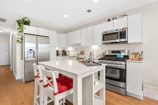 Photo - 250 Meridian St Unit 204