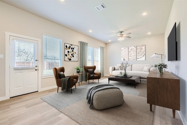 Photo - 2209 Kincaid Ln